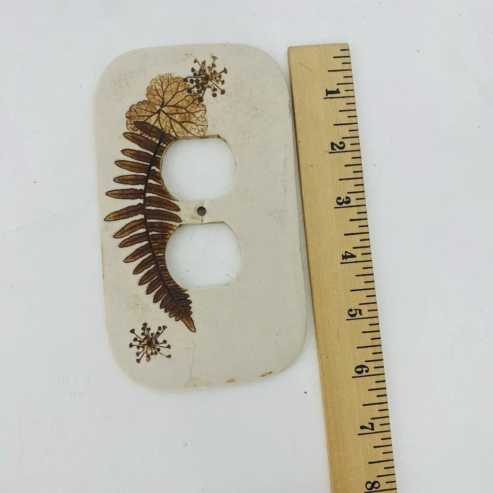 Vintage 1984 Michael Day Ceramic Outlet Cover Botanical Leaf Wall Plate Flat